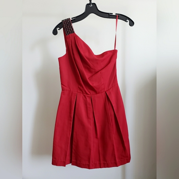 Red off-the-shoulder dress - Picture 1 of 6